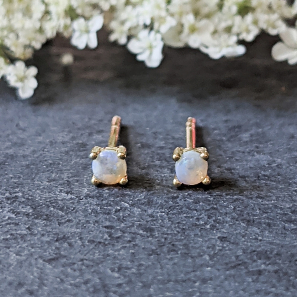 🦋LAST🦋 NWT Honeycat Jewelry 18k Gold Plated Tiny Opal Studs